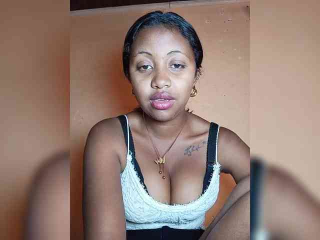 Victoria33 webcam