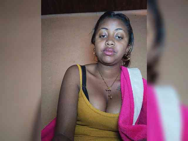 Victoria33 webcam