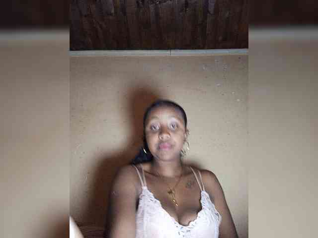 Victoria33 webcam