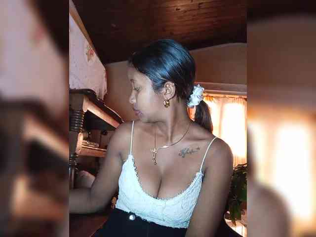 Victoria33 webcam