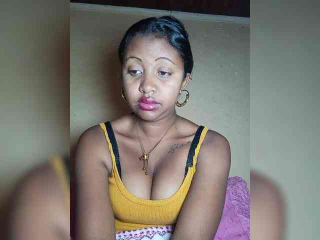 Victoria33 webcam
