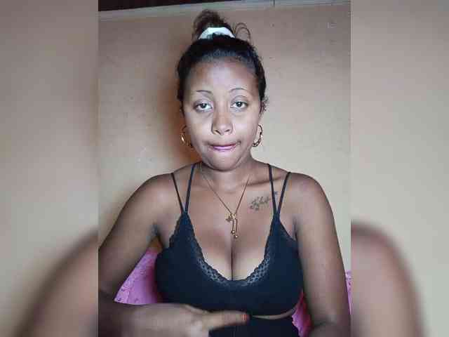 Victoria33 webcam