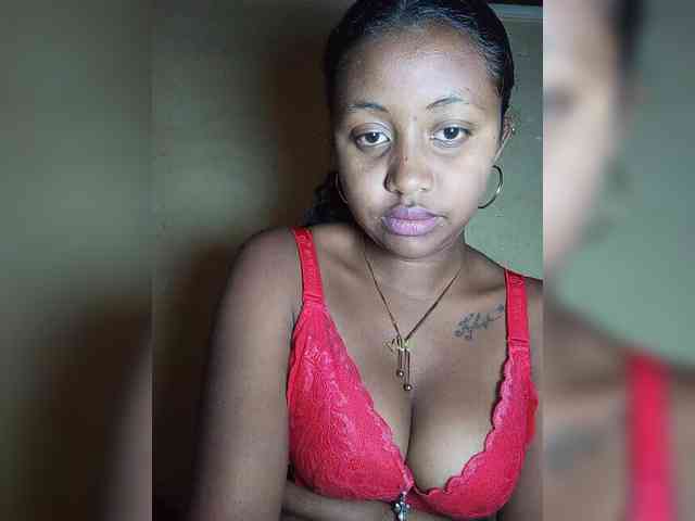 Victoria33 webcam