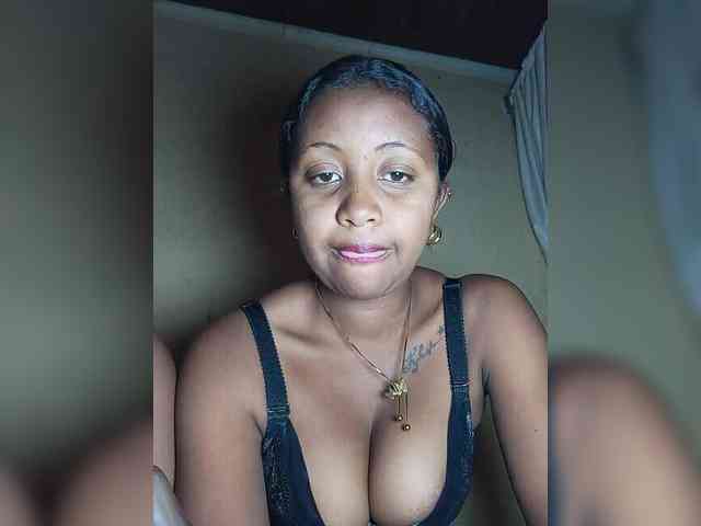 Victoria33 webcam