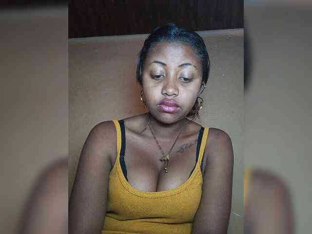 Victoria33 webcam