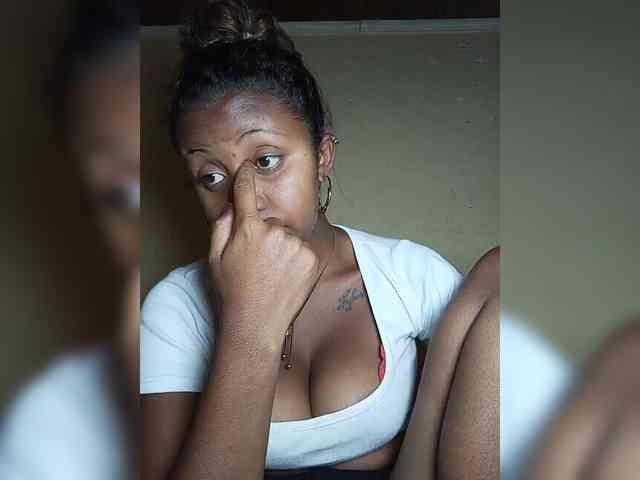 Victoria33 webcam