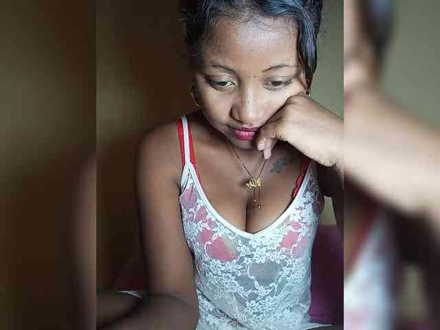 Victoria33 webcam