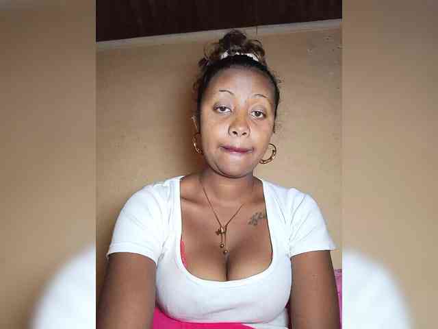 Victoria33 webcam