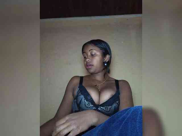 Victoria33 webcam