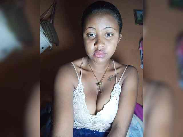 Victoria33 webcam