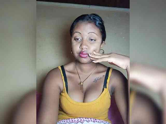 Victoria33 webcam