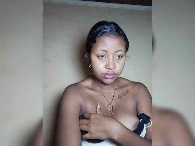 Victoria33 webcam