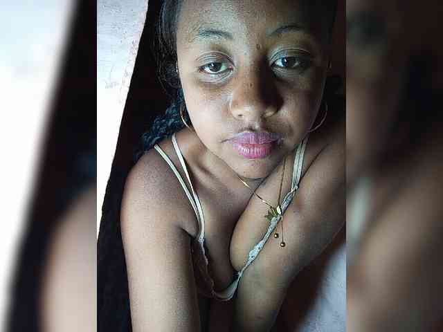 Victoria33 webcam