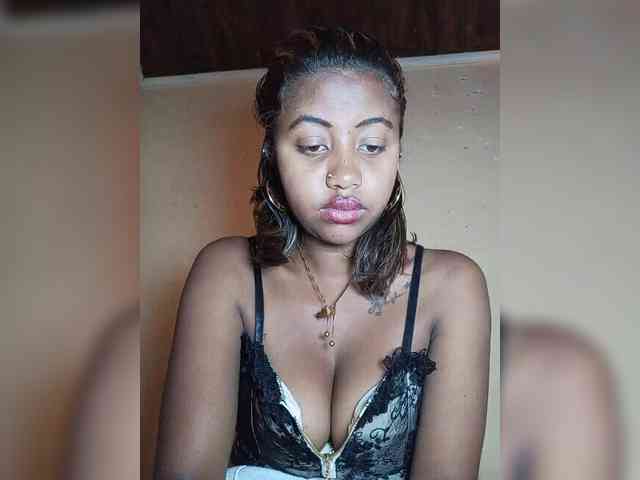 Victoria33 webcam