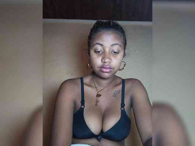 Victoria33 webcam