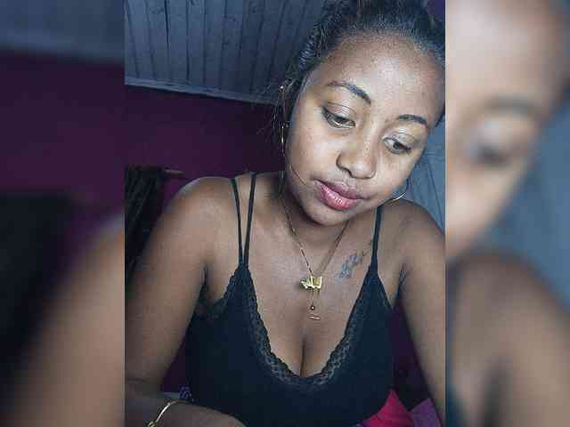 Victoria33 webcam