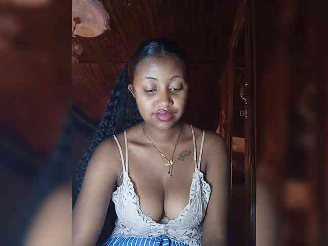 Victoria33 webcam