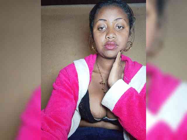 Victoria33 webcam