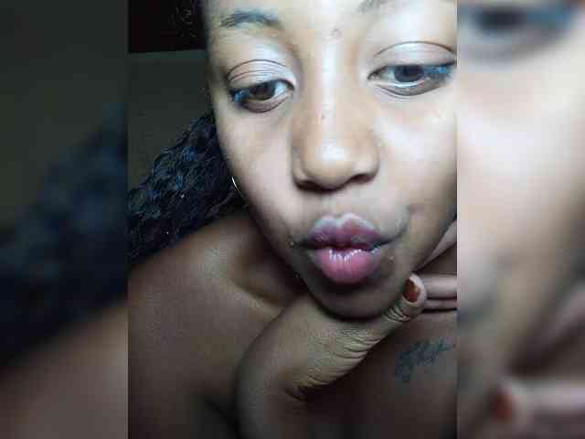 Victoria33 webcam