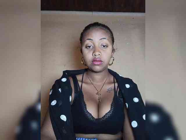 Victoria33 webcam