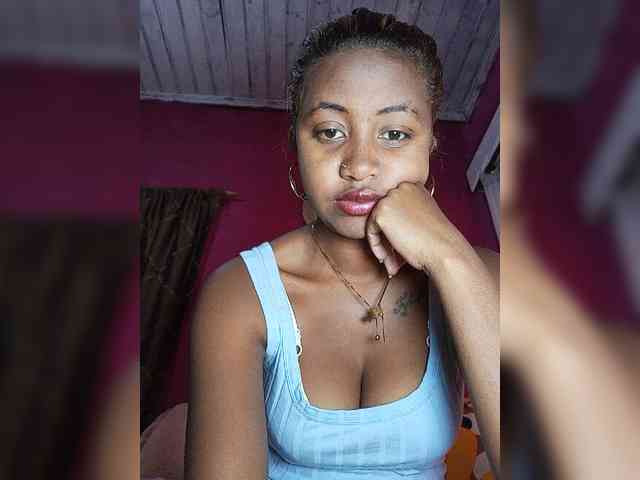 Victoria33 webcam