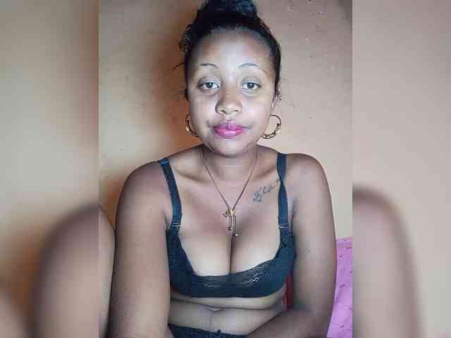 Victoria33 webcam