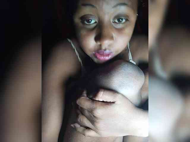 Victoria33 webcam