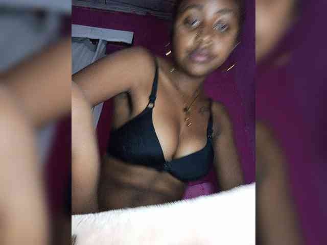 Victoria33 webcam