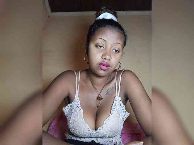 Victoria33 webcam