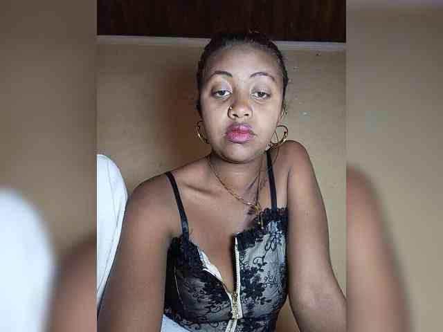 Victoria33 webcam