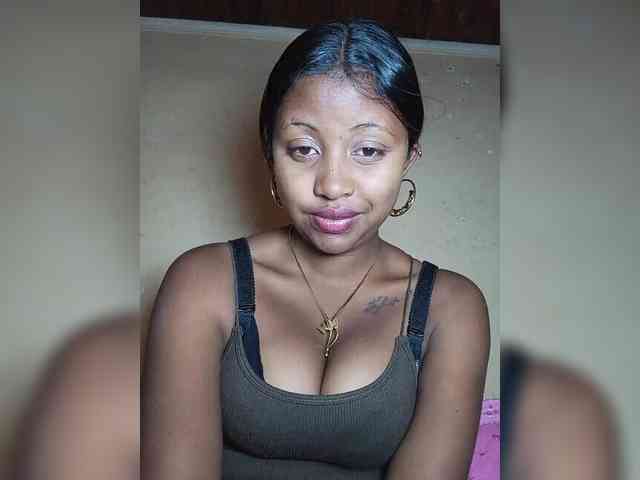 Victoria33 webcam