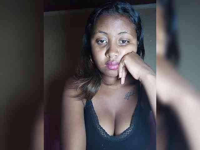 Victoria33 webcam
