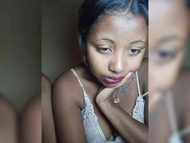 Victoria33 webcam