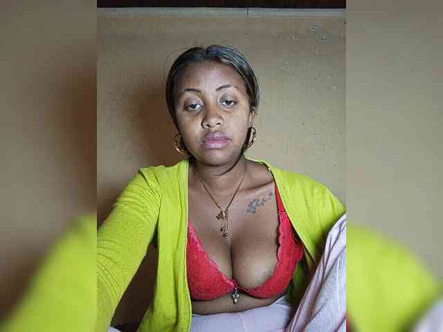 Victoria33 webcam