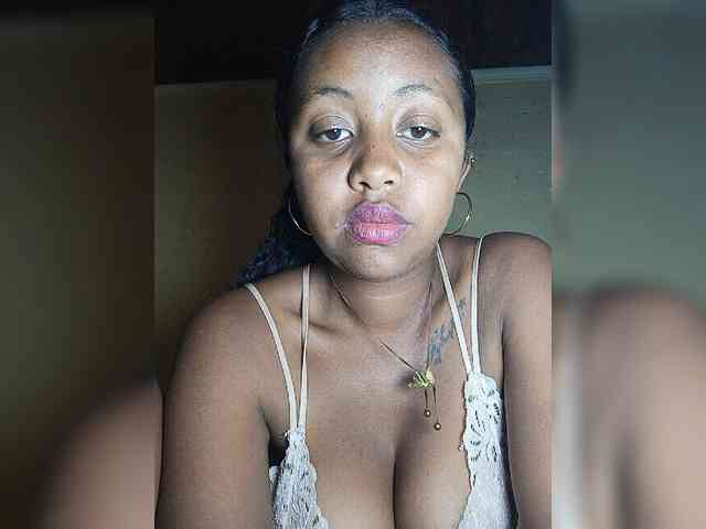 Victoria33 webcam