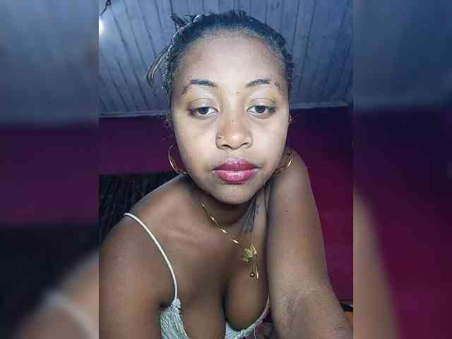 Victoria33 webcam