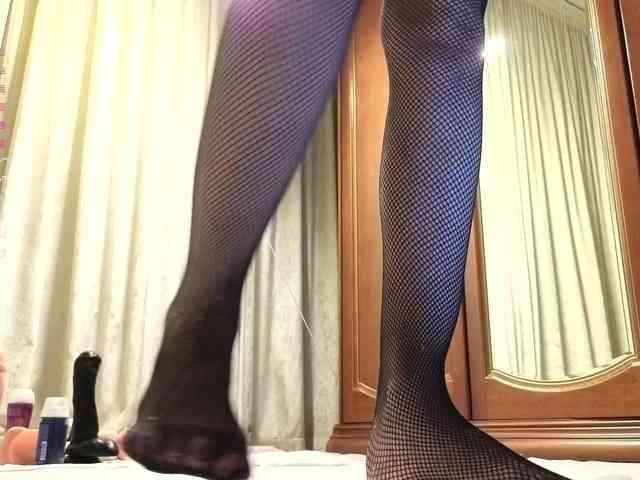 Crazy1one's cam show statistics and live stream