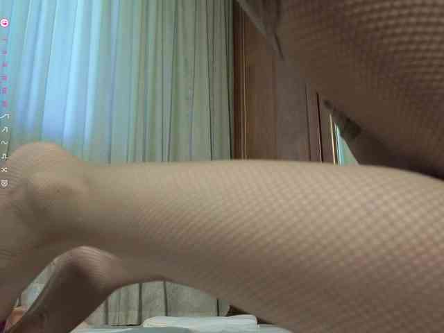 Crazy1one webcam