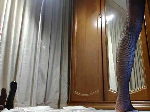 Crazy1one webcam