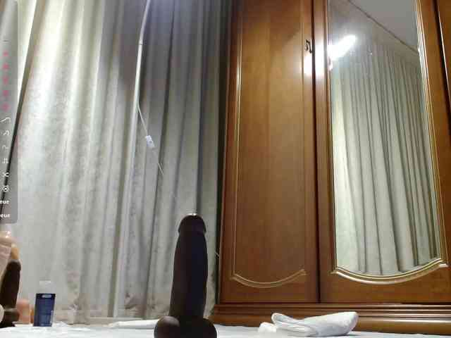 Crazy1one webcam