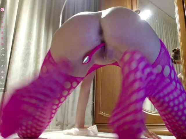 Crazy1one webcam
