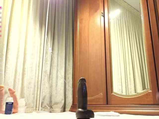 Crazy1one webcam