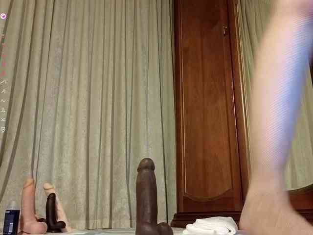 Crazy1one webcam