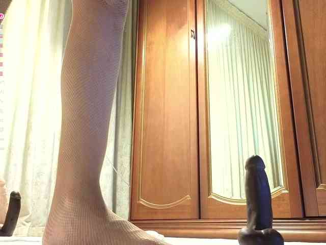 Crazy1one's cam show statistics and live stream