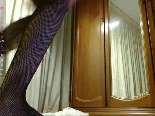Crazy1one webcam