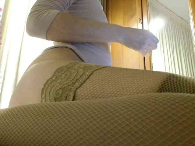 Crazy1one webcam