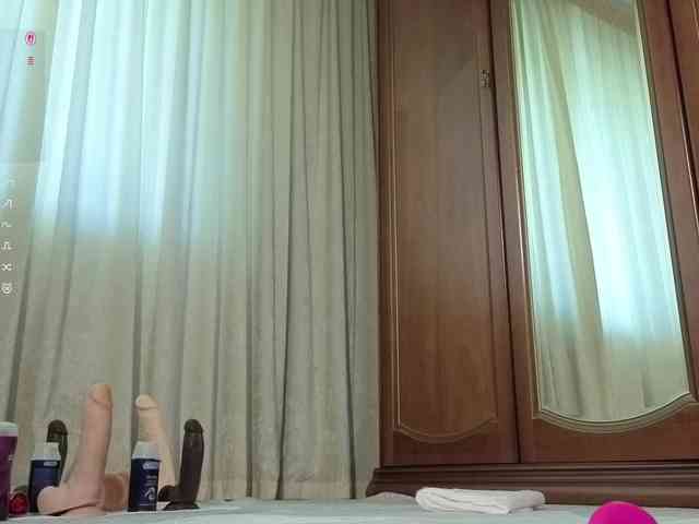 Crazy1one webcam