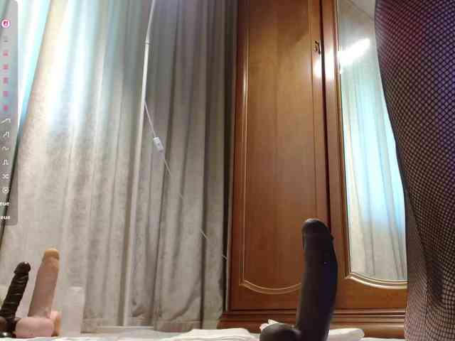 Crazy1one webcam