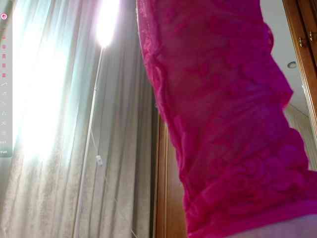 Crazy1one webcam