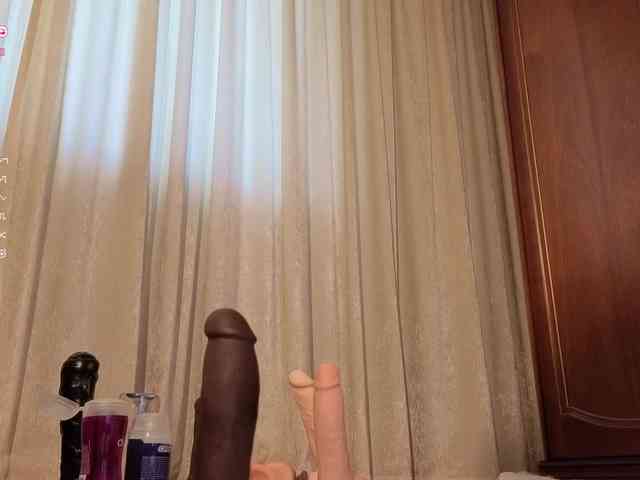 Crazy1one webcam